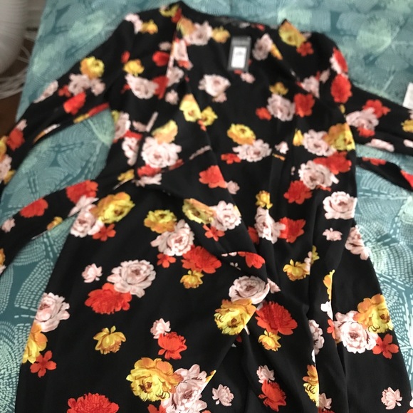 Primark floral wrap dress - Picture 2 of 2